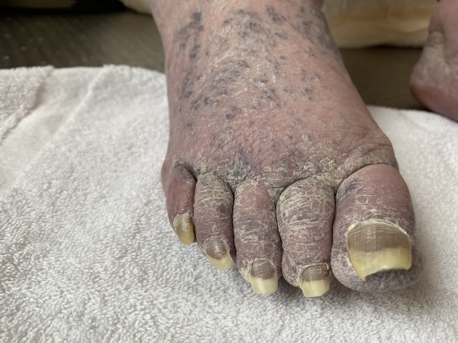 Carbon Foot Lab nail photo 6